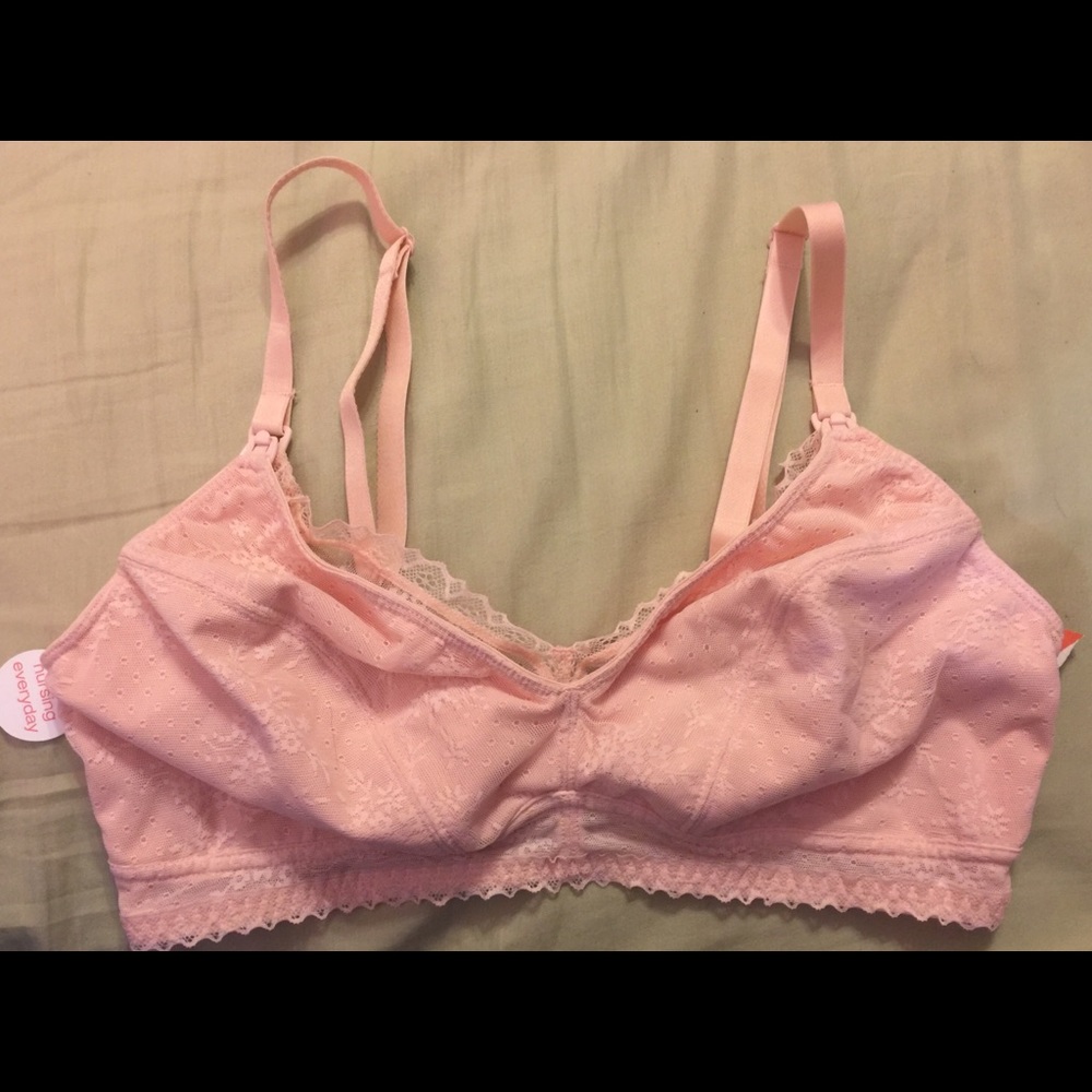 NEW GILLIGAN & OMALLEY NURSING BRA MEDIUM